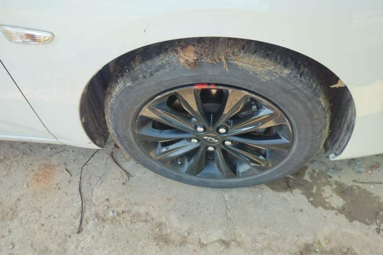 Used Chevrolet Monza 2020 Light Hybrid Redline 320T Dual-Clutch Thrilling Edition Right Front Wheel Hub