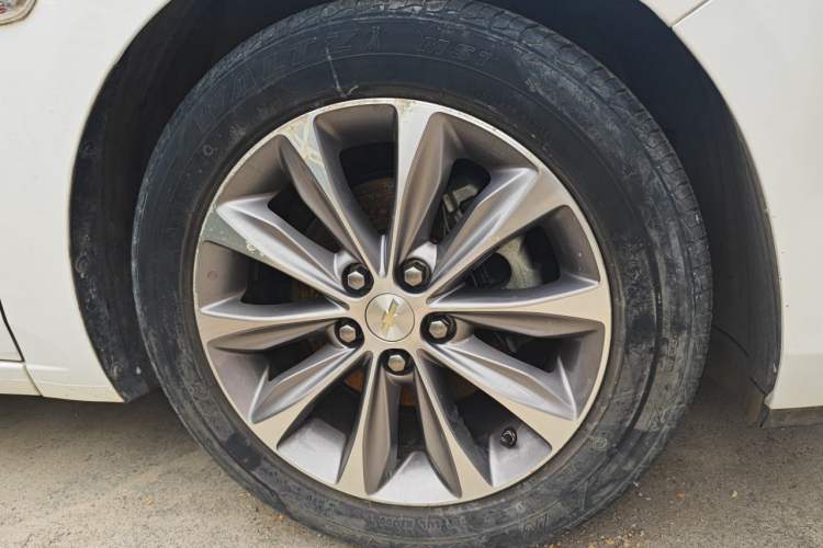 Used Chevrolet Monza 2020 320 Automatic Enjoyment Edition Right Front Wheel Hub