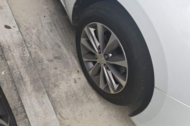 Used Chevrolet Monza 2020 320 Automatic Enjoyment Edition Right Front Wheel Hub