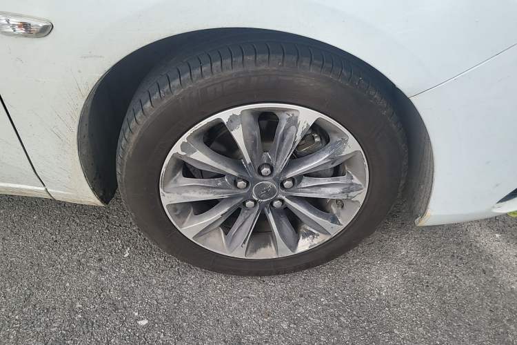 Used Chevrolet Monza 2020 320 Automatic Enjoyment Edition Right Front Wheel Hub