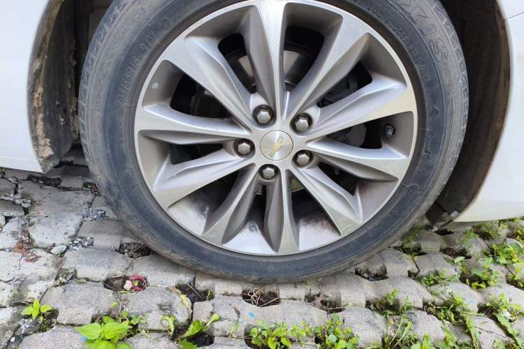 Used Chevrolet Monza 2020 320 Automatic Enjoyment Edition Right Front Wheel Hub