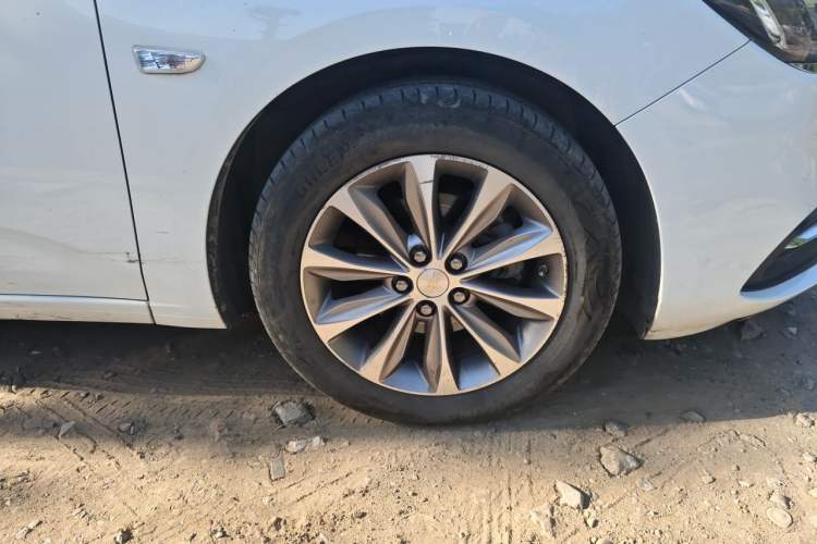 Used Chevrolet Monza 2020 320 Automatic Enjoyment Edition Right Front Wheel Hub