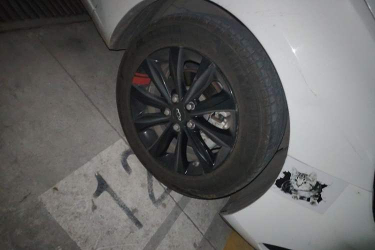 Used Chevrolet Monza 2020 Light Hybrid Redline 320T Dual-Clutch Thrilling Edition Right Front Wheel Hub
