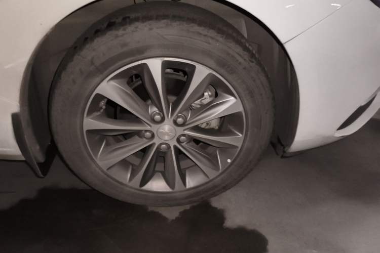 Used Chevrolet Monza 2020 320 Automatic Enjoyment Edition Right Front Wheel Hub