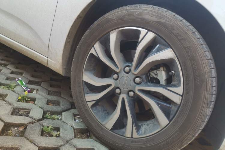 Used Chevrolet Monza 2020 Light Hybrid RS 330T Automatic Comfort Edition Right Front Wheel Hub