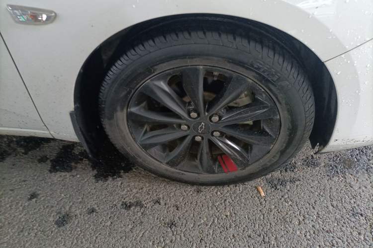 Used Chevrolet Monza 2020 Light Hybrid Redline 320T Dual-Clutch Thrilling Edition Right Front Wheel Hub