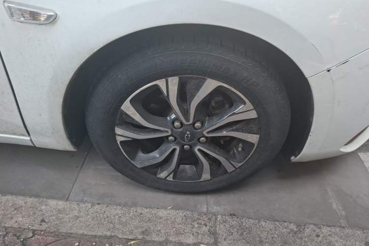 Used Chevrolet Monza 2020 Light Hybrid RS 330T Automatic Comfort Edition Right Front Wheel Hub