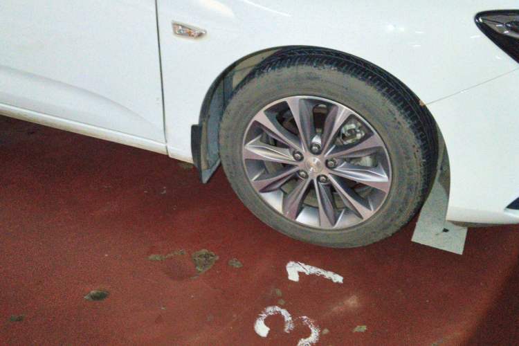Used Chevrolet Monza 2020 320 Automatic Enjoyment Edition Right Front Wheel Hub