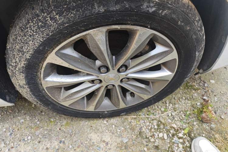 Used Chevrolet Monza 2020 320 Automatic Enjoyment Edition Right Front Wheel Hub