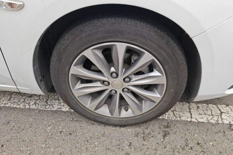 Used Chevrolet Monza 2020 320 Automatic Enjoyment Edition Right Front Wheel Hub