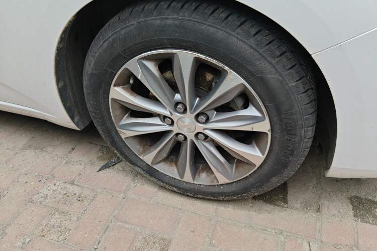 Used Chevrolet Monza 2020 320 Automatic Enjoyment Edition Right Front Wheel Hub