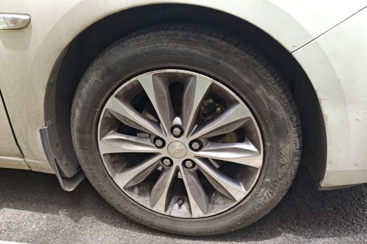 Used Chevrolet Monza 2020 320 Automatic Enjoyment Edition Right Front Wheel Hub