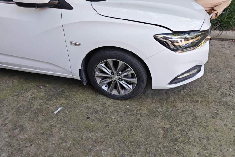 Used Chevrolet Monza 2020 320 Automatic Enjoyment Edition Right Front Wheel Hub