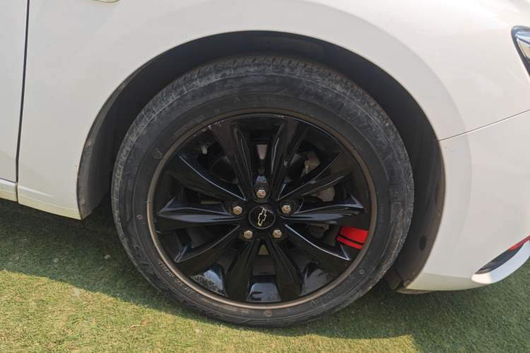 Used Chevrolet Monza 2020 Light Hybrid Redline 320T Dual-Clutch Joyful Edition Right Front Wheel Hub