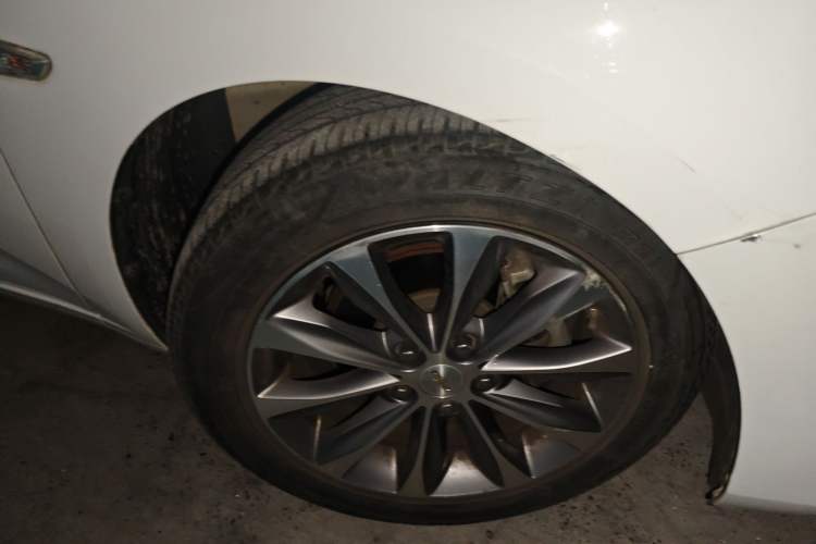 Used Chevrolet Monza 2020 320 Automatic Enjoyment Edition Right Front Wheel Hub