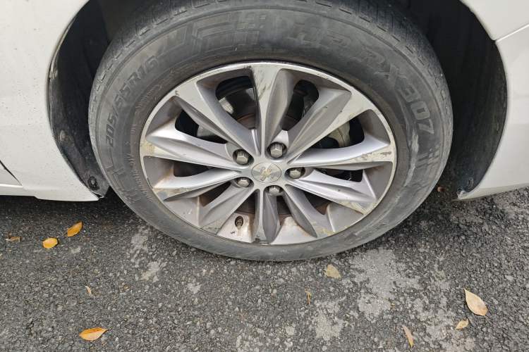 Used Chevrolet Monza 2020 320 Automatic Enjoyment Edition Right Front Wheel Hub