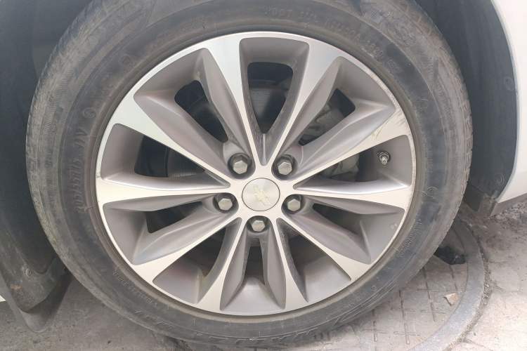 Used Chevrolet Monza 2020 320 Automatic Enjoyment Edition Right Front Wheel Hub