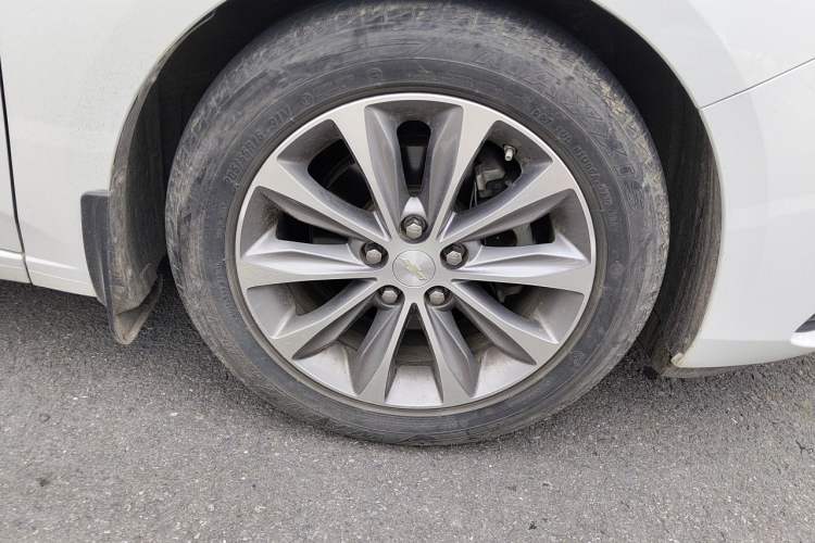 Used Chevrolet Monza 2020 320 Automatic Enjoyment Edition Right Front Wheel Hub