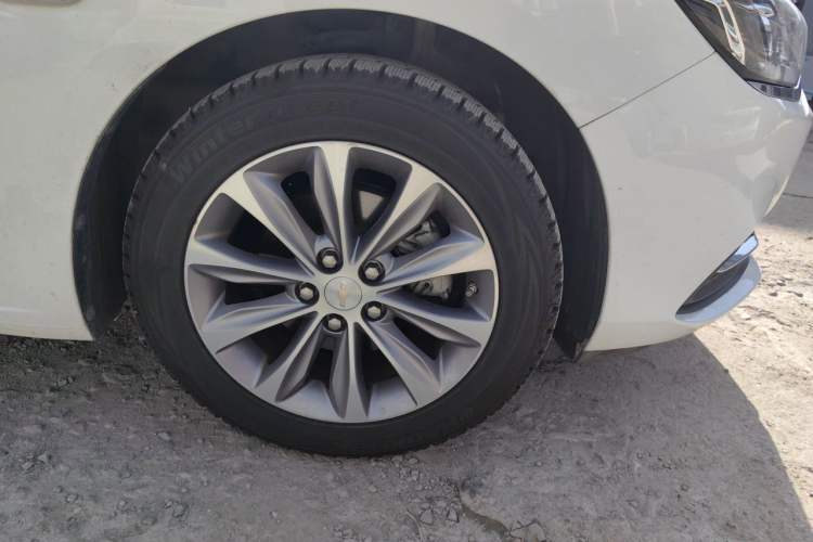Used Chevrolet Monza 2020 320 Automatic Enjoyment Edition Right Front Wheel Hub