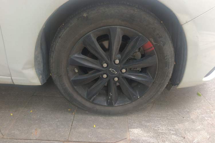 Used Chevrolet Monza 2020 Light Hybrid Redline 320T Dual-Clutch Thrilling Edition Right Front Wheel Hub