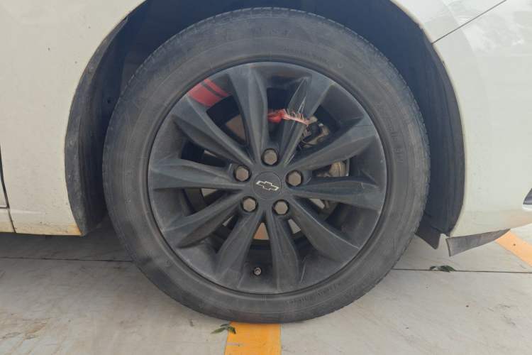 Used Chevrolet Monza 2020 Light Hybrid Redline 320T Dual-Clutch Joyful Edition Right Front Wheel Hub