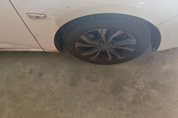 Used Chevrolet Monza 2020 Light Hybrid RS 330T Automatic Comfort Edition Right Front Wheel Hub