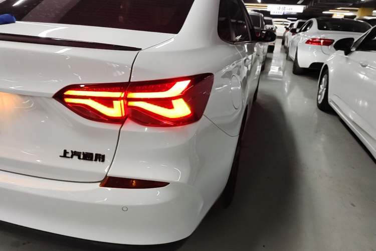 Used Chevrolet Monza 2020 Light Hybrid Redline 320T Dual-Clutch Thrilling Edition Right Rear Taillight