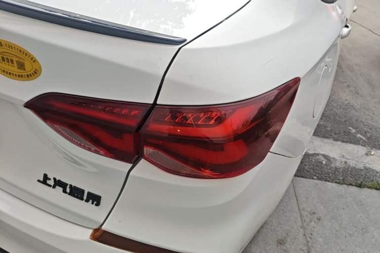 Used Chevrolet Monza 2020 Light Hybrid Redline 320T Dual-Clutch Thrilling Edition Right Rear Taillight