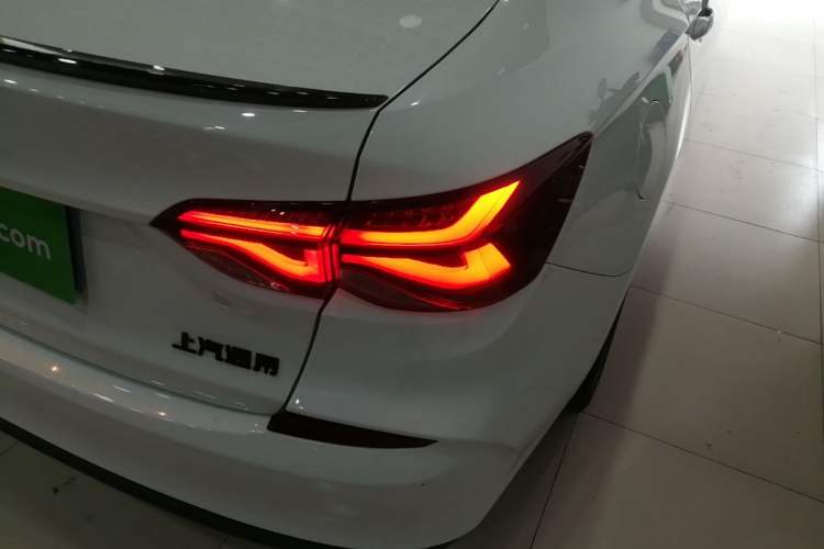 Used Chevrolet Monza 2020 Light Hybrid Redline 320T Dual-Clutch Joyful Edition Right Rear Taillight