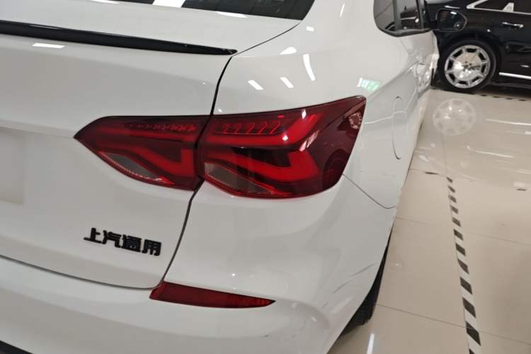 Used Chevrolet Monza 2020 Light Hybrid Redline 320T Dual-Clutch Joyful Edition Right Rear Taillight