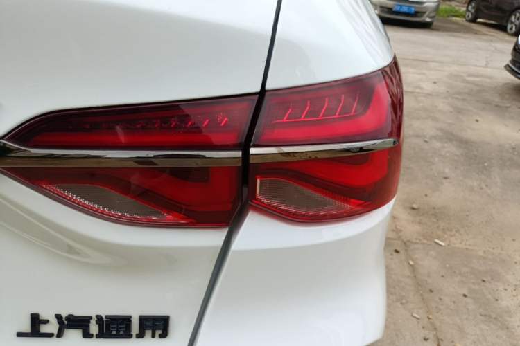 Used Chevrolet Monza 2020 Light Hybrid RS 330T Automatic Comfort Edition Right Rear Taillight