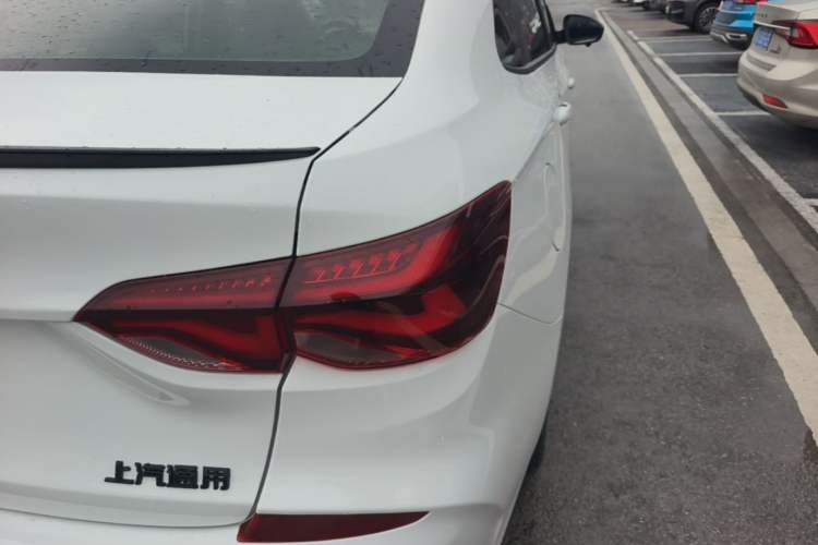 Used Chevrolet Monza 2020 Light Hybrid Redline 320T Dual-Clutch Joyful Edition Right Rear Taillight