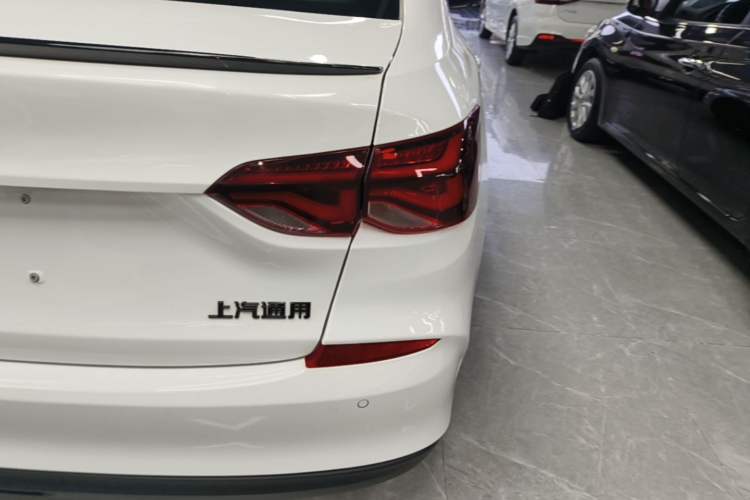 Used Chevrolet Monza 2020 Light Hybrid Redline 320T Dual-Clutch Thrilling Edition Right Rear Taillight