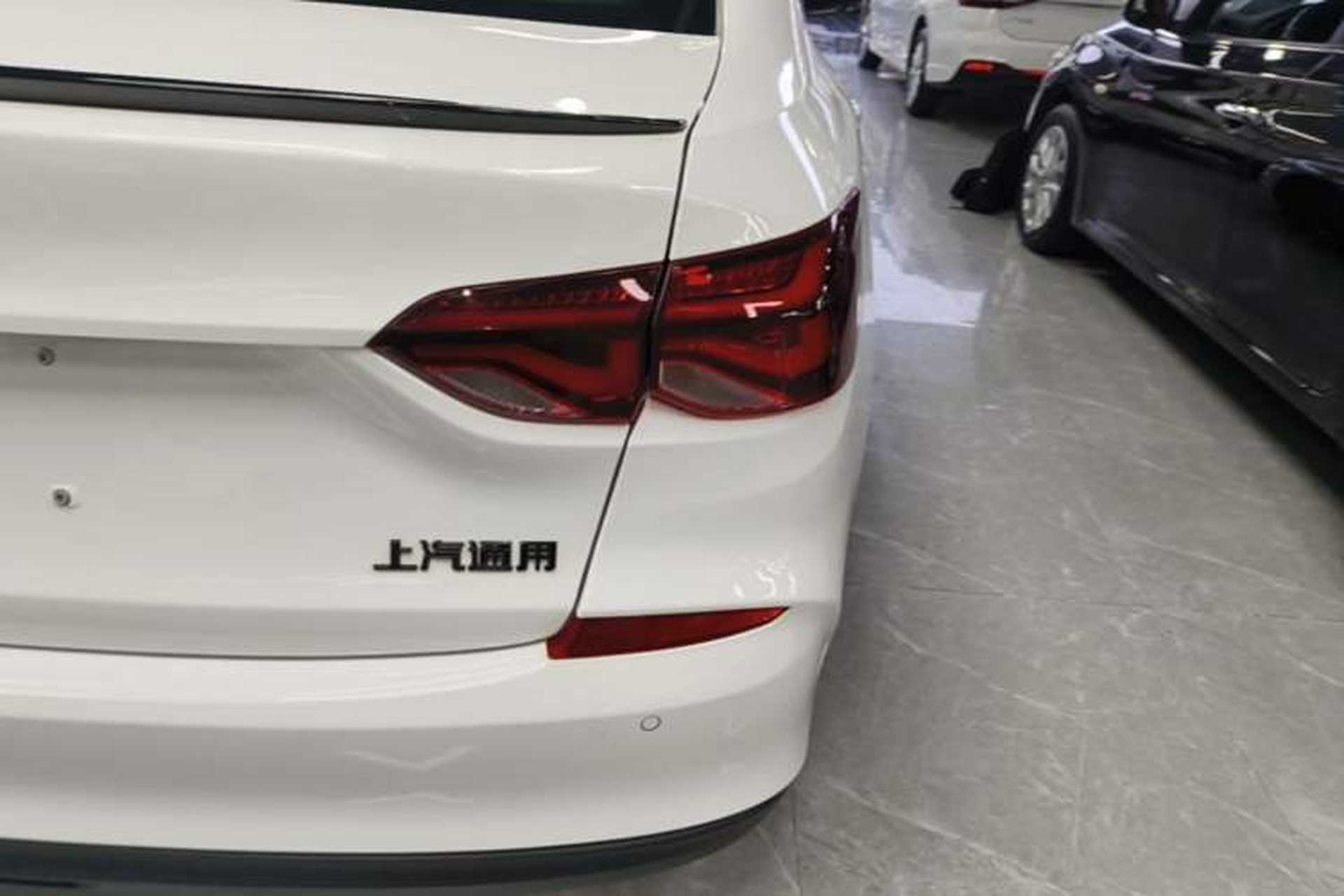 Used Chevrolet Monza 2020 Light Hybrid Redline 320T Dual-Clutch Thrilling Edition Right Rear Taillight