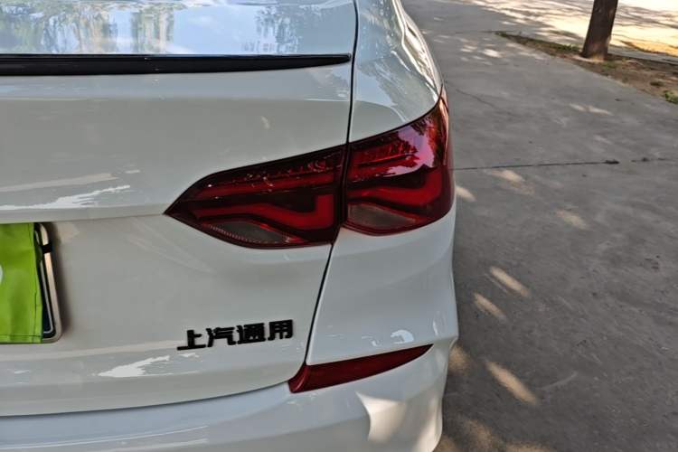 Used Chevrolet Monza 2020 Light Hybrid Redline 320T Dual-Clutch Joyful Edition Right Rear Taillight
