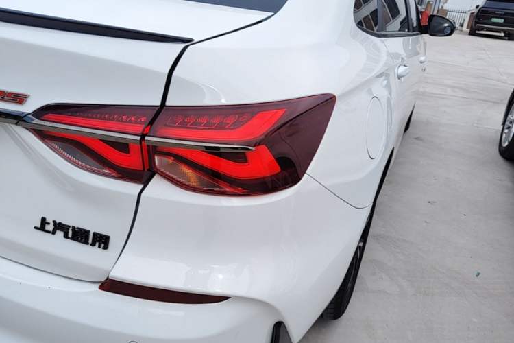 Used Chevrolet Monza 2020 Light Hybrid RS 330T Automatic Comfort Edition Right Rear Taillight
