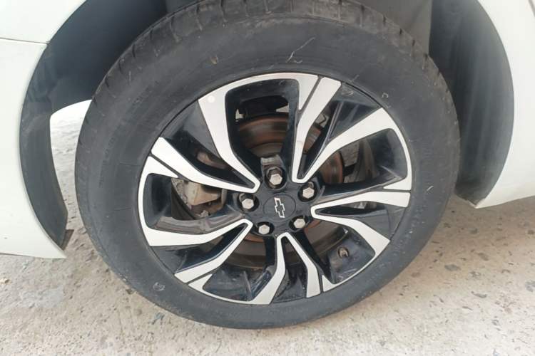 Used Chevrolet Monza 2020 Light Hybrid RS 330T Automatic Thrill Edition Right Rear Wheel Hub