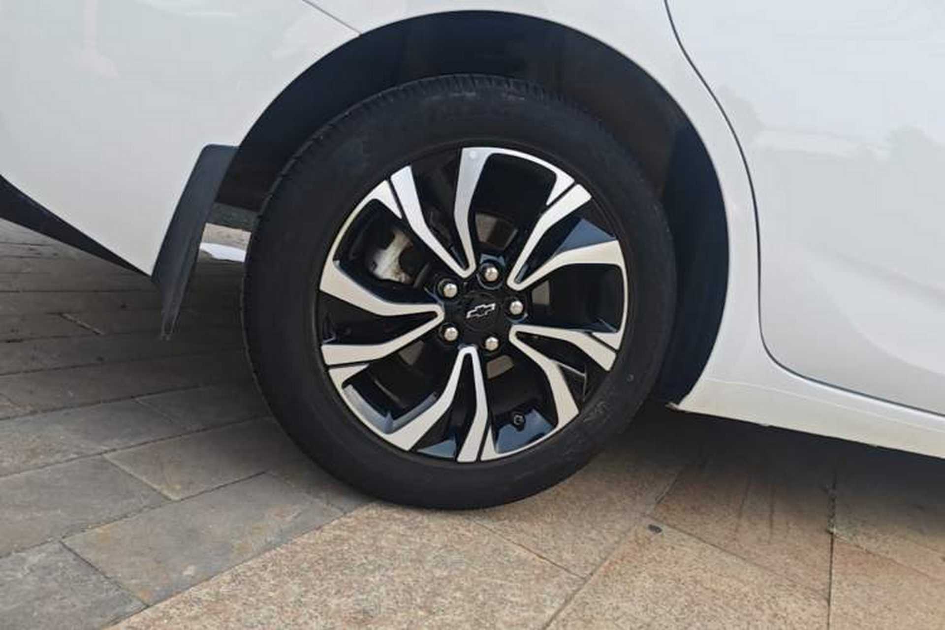 Used Chevrolet Monza 2020 Light Hybrid RS 330T Automatic Comfort Edition Right Rear Wheel Hub