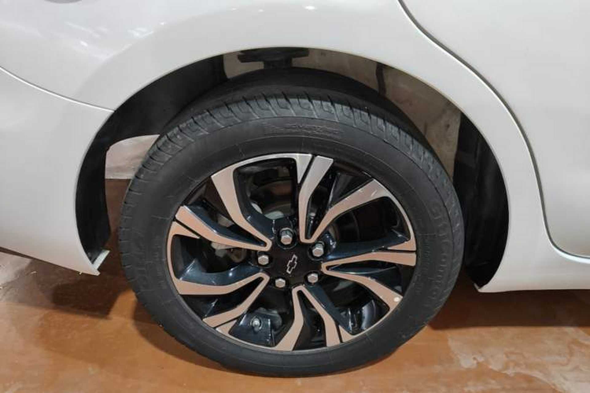 Used Chevrolet Monza 2020 Light Hybrid RS 330T Automatic Comfort Edition Right Rear Wheel Hub