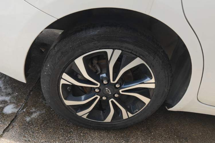 Used Chevrolet Monza 2020 Light Hybrid RS 330T Automatic Comfort Edition Right Rear Wheel Hub