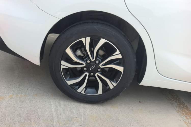 Used Chevrolet Monza 2020 Light Hybrid RS 330T Automatic Comfort Edition Right Rear Wheel Hub