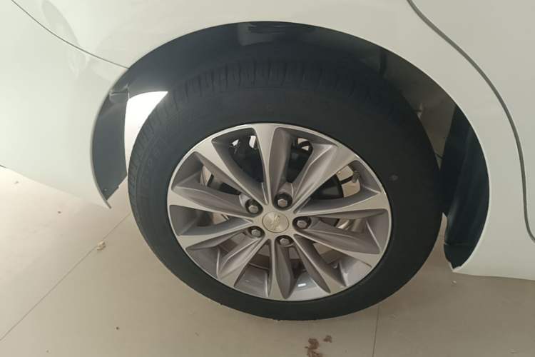Used Chevrolet Monza 2020 320 Automatic Enjoyment Edition Right Rear Wheel Hub