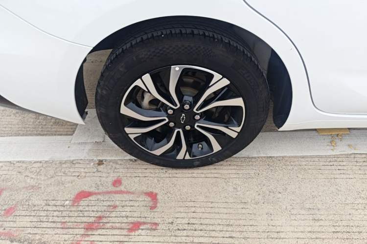 Used Chevrolet Monza 2020 Light Hybrid RS 330T Automatic Comfort Edition Right Rear Wheel Hub