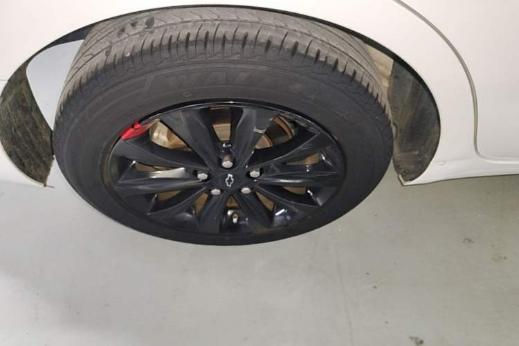 Used Chevrolet Monza 2020 Light Hybrid Redline 320T Dual-Clutch Thrilling Edition Right Rear Wheel Hub