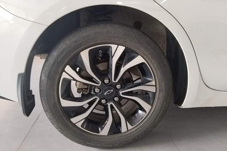 Used Chevrolet Monza 2020 Light Hybrid RS 330T Automatic Comfort Edition Right Rear Wheel Hub