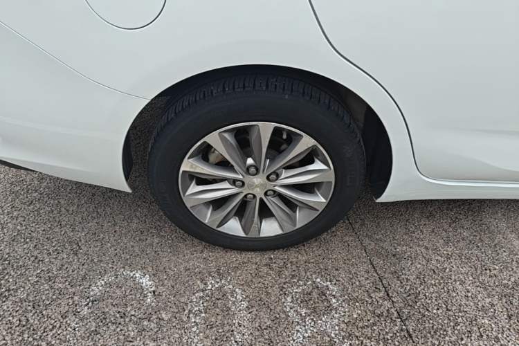 Used Chevrolet Monza 2020 320 Automatic Enjoyment Edition Right Rear Wheel Hub