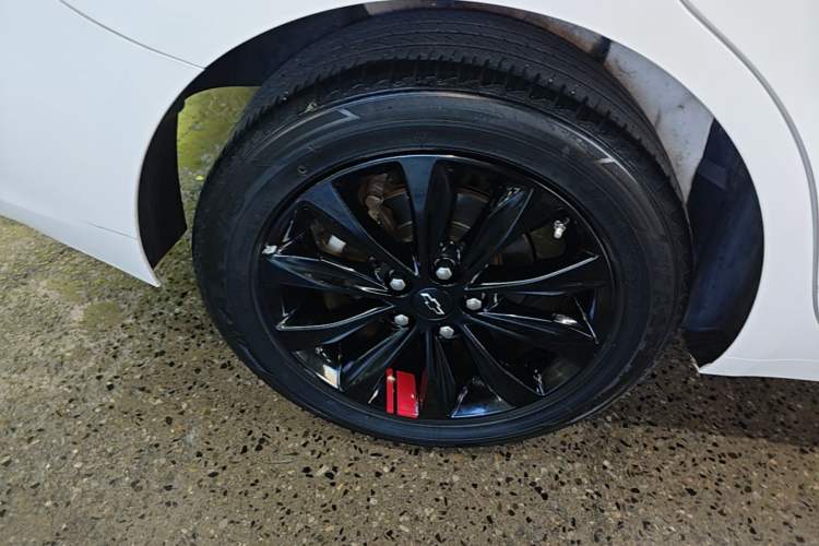 Used Chevrolet Monza 2020 Light Hybrid Redline 320T Dual-Clutch Thrilling Edition Right Rear Wheel Hub
