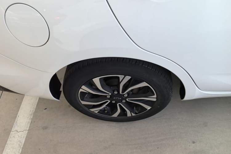 Used Chevrolet Monza 2020 Light Hybrid RS 330T Automatic Comfort Edition Right Rear Wheel Hub