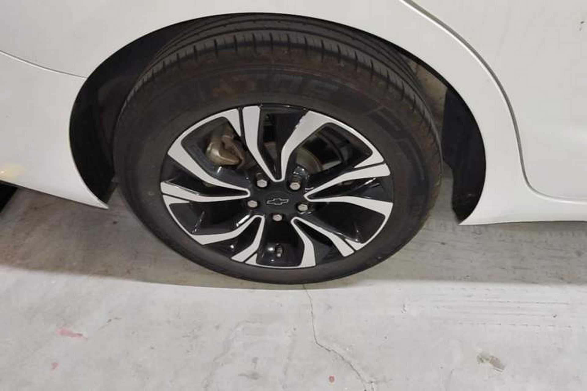 Used Chevrolet Monza 2020 Light Hybrid RS 330T Automatic Comfort Edition Right Rear Wheel Hub