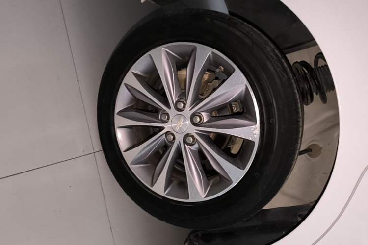 Used Chevrolet Monza 2020 320 Automatic Enjoyment Edition Right Rear Wheel Hub